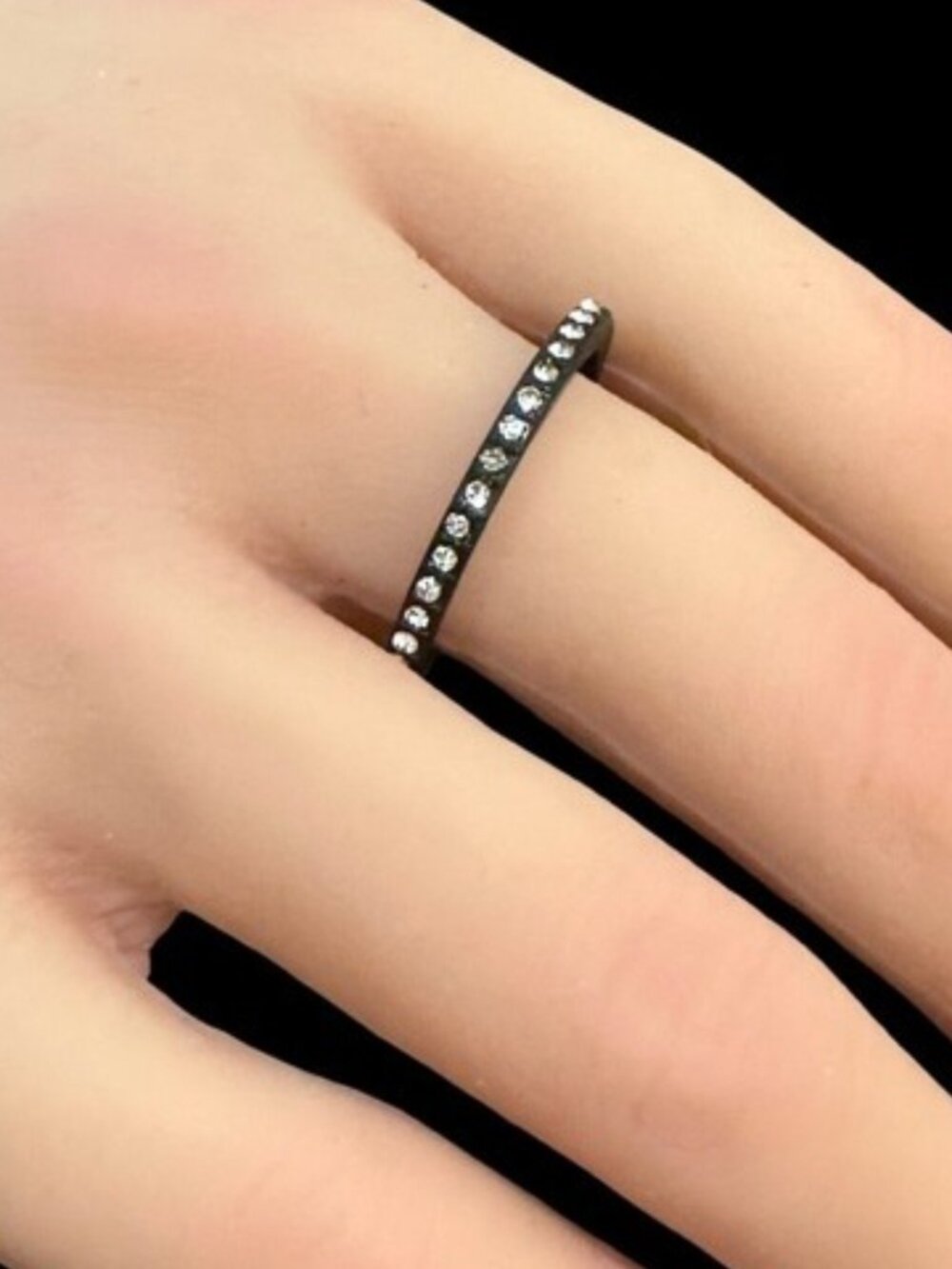 Minimalist Ring Band Black Dark Gray Clear Rhinestone Inlay Size 10.5 NEW